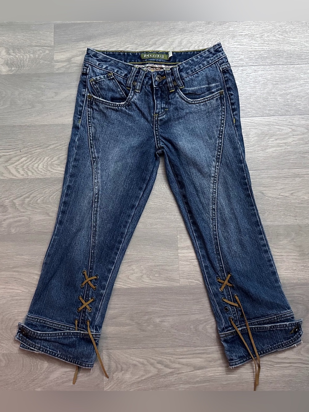 Mudd Vintage Capri Cropped Jeans Lace-Up Ankles Y2K Fairy Grunge Casual School
